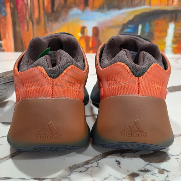 Adidas YZY 700 V3 Copper Fade Size 9 Men\'s GY4109 Sneakers Authentic main image 7